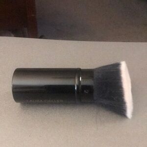 Laura Geller brush